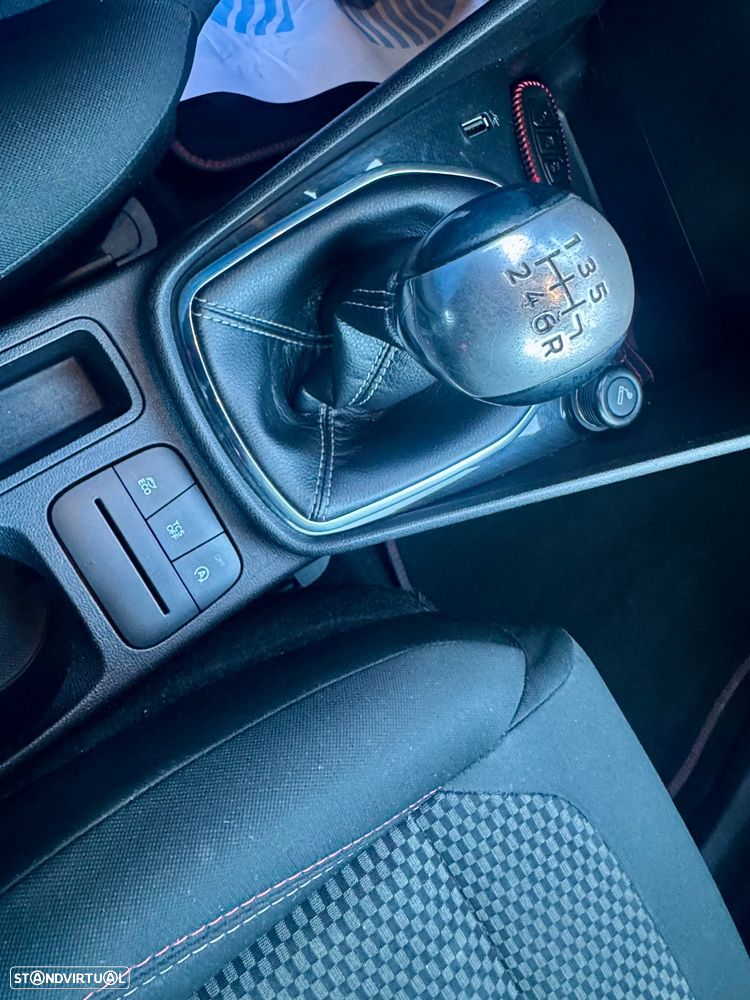 Ford Fiesta 1.0 T EcoBoost STLine - 16