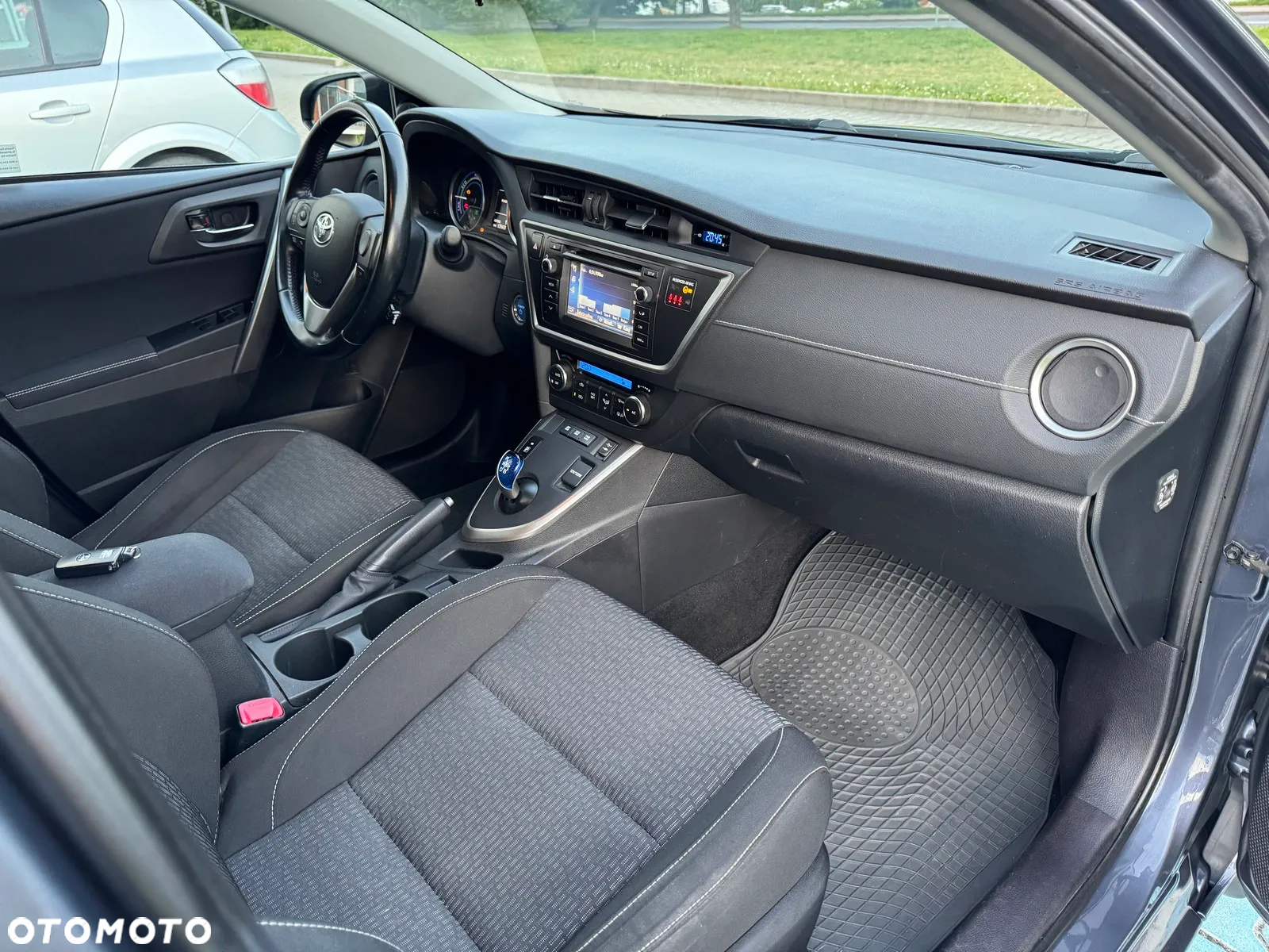 Toyota Auris Hybrid 135 Premium - 12