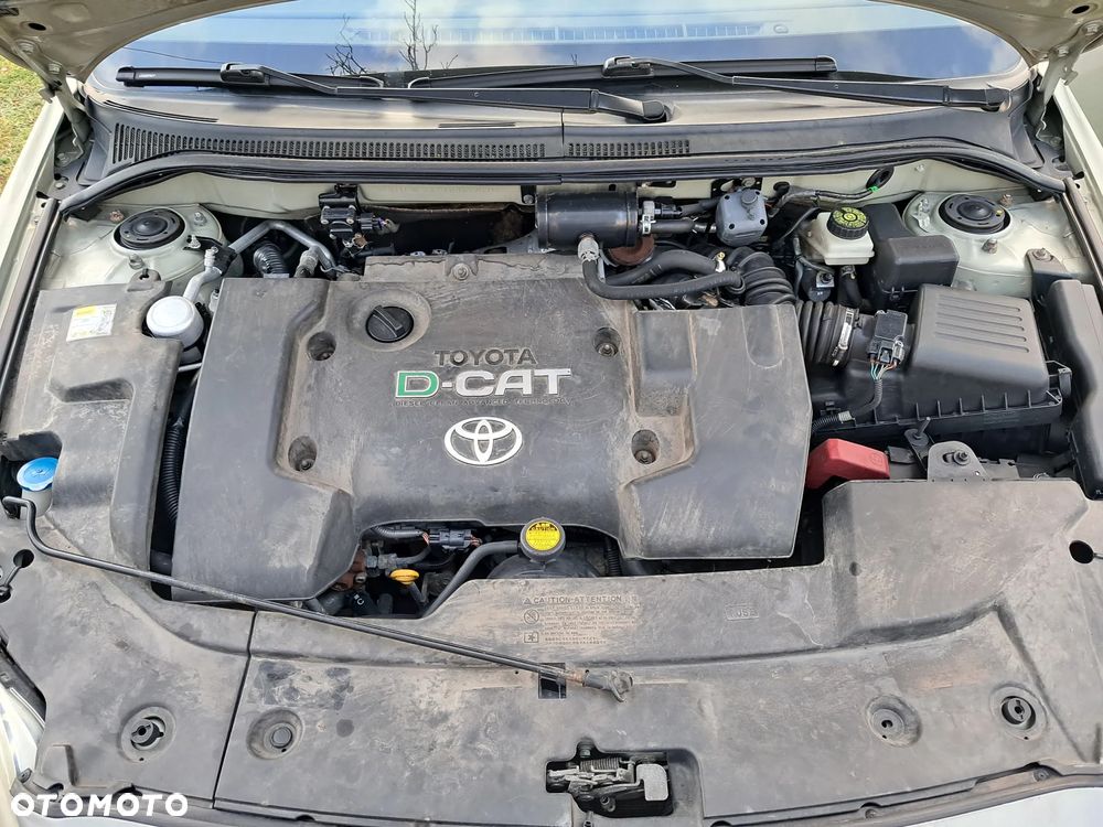 Toyota Avensis 2.0 D-4D - 19