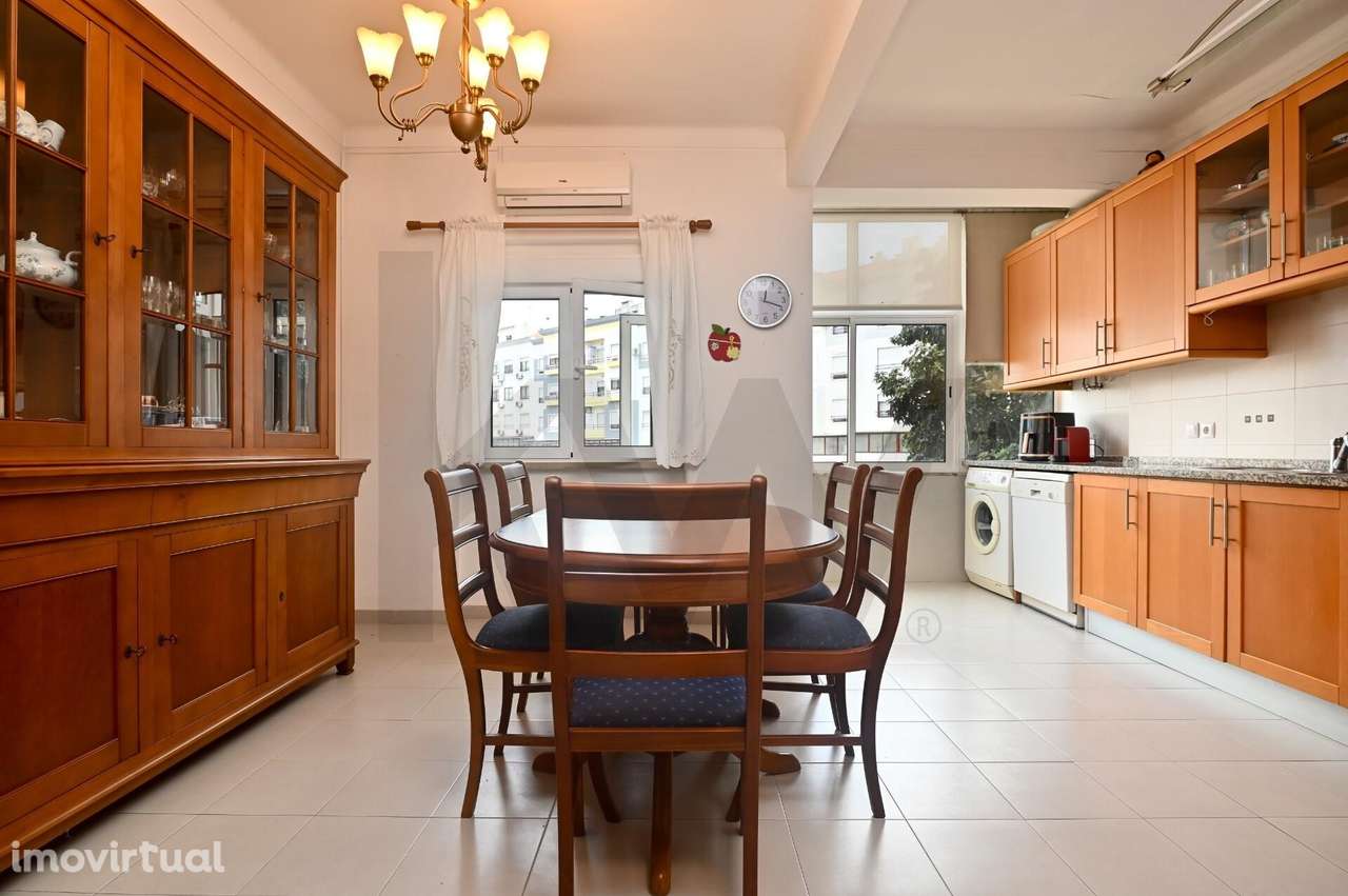 Apartamento T3 convertido a T2 em Almada: O seu Refúgio na Cova da Pie - Grande imagem: 4/18