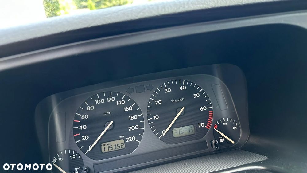 Volkswagen Golf 1.6 CL - 7