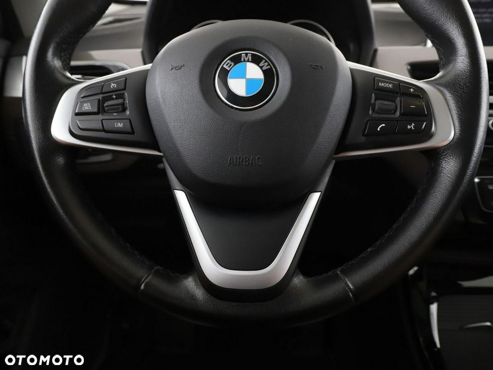 BMW X1 sDrive16d xLine - 22