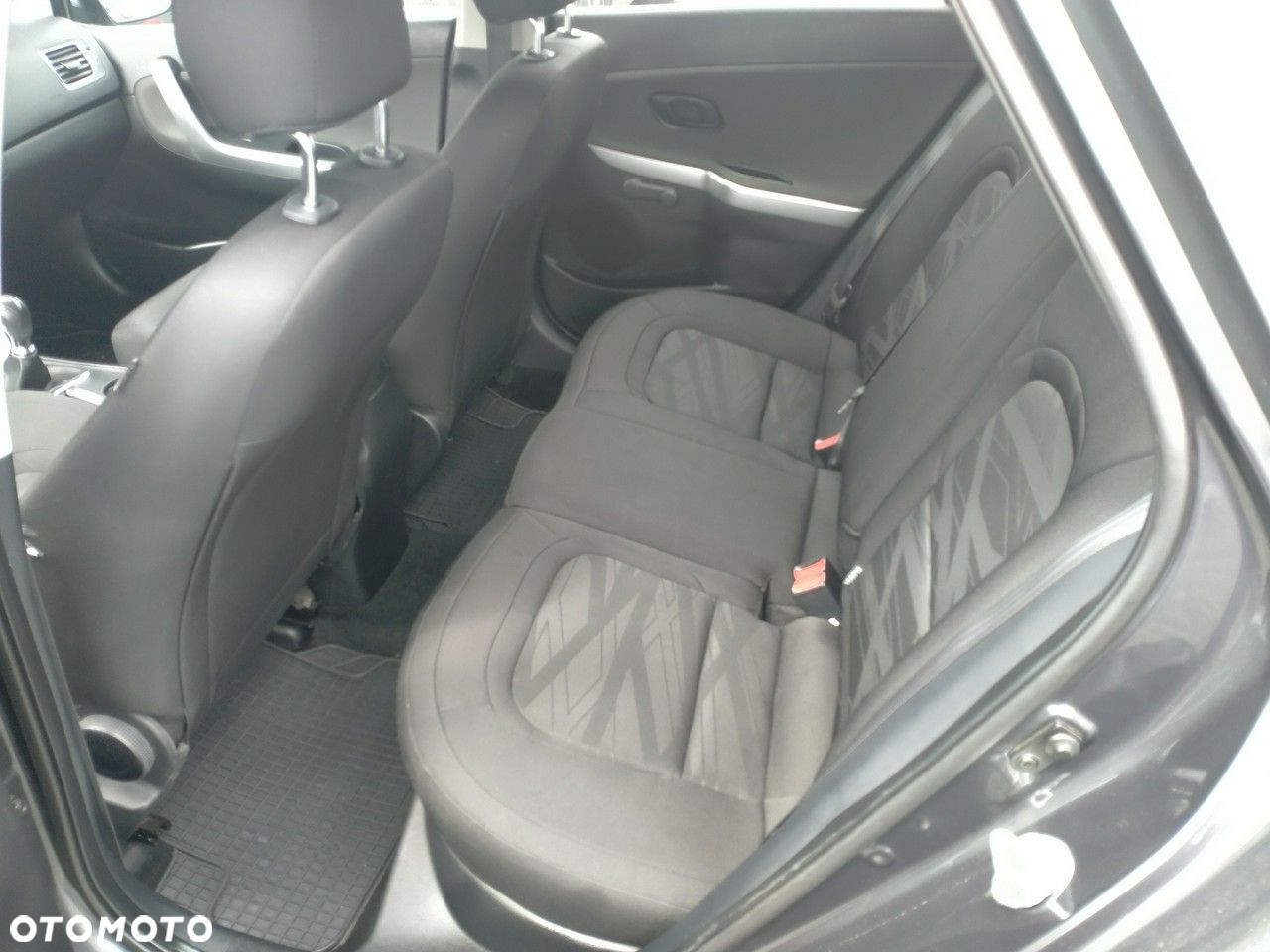 Kia Ceed - 12
