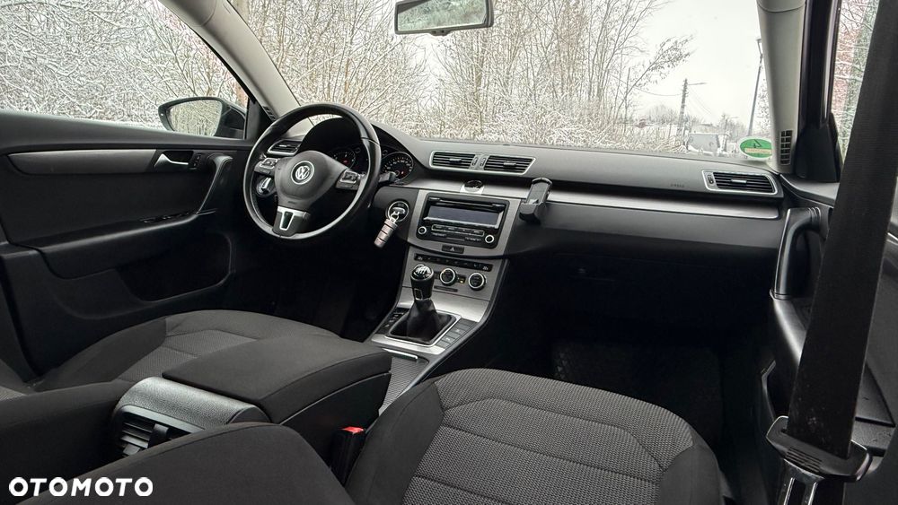 Volkswagen Passat 2.0 Blue TDI SCR Comfortline - 6