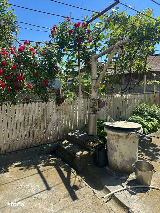Casa cu garaj si teren + anexe, 100 mp, zona Produlesti - Imagine principală: 2/11