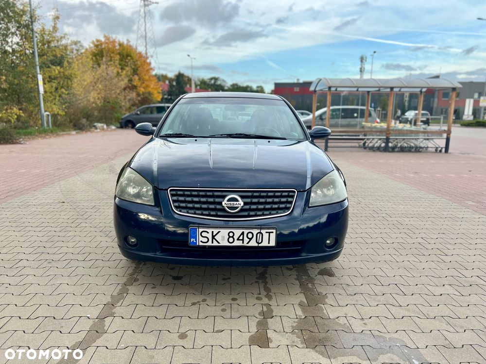 Nissan Altima - 2