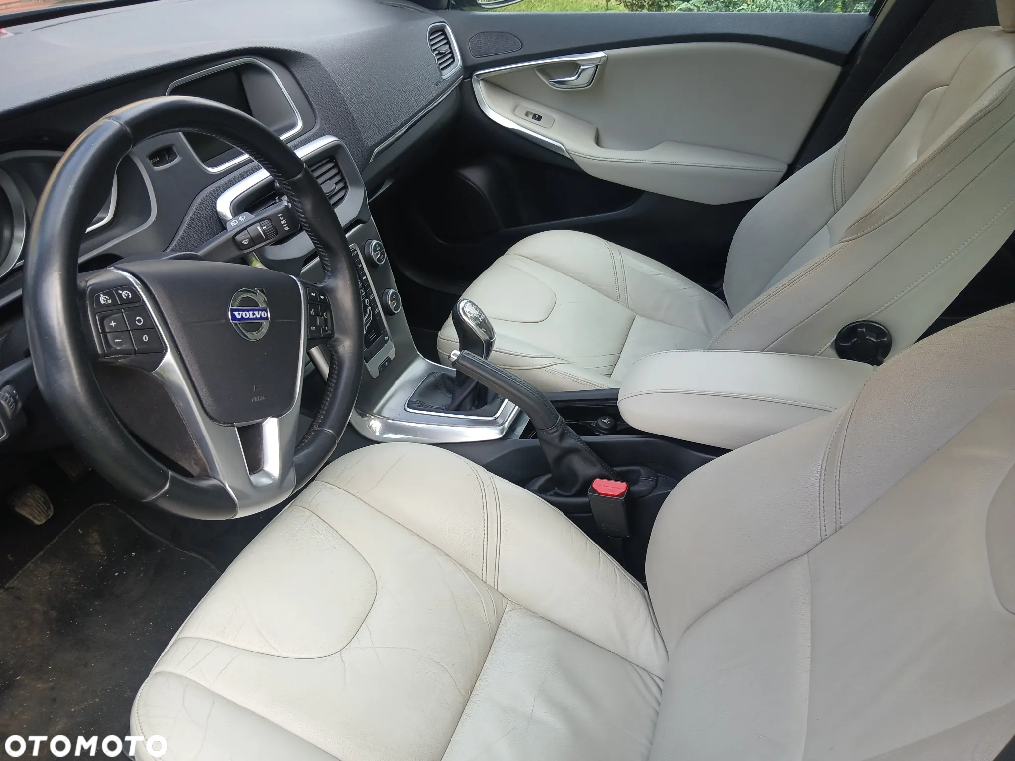 Volvo V40 D2 Summum - 10
