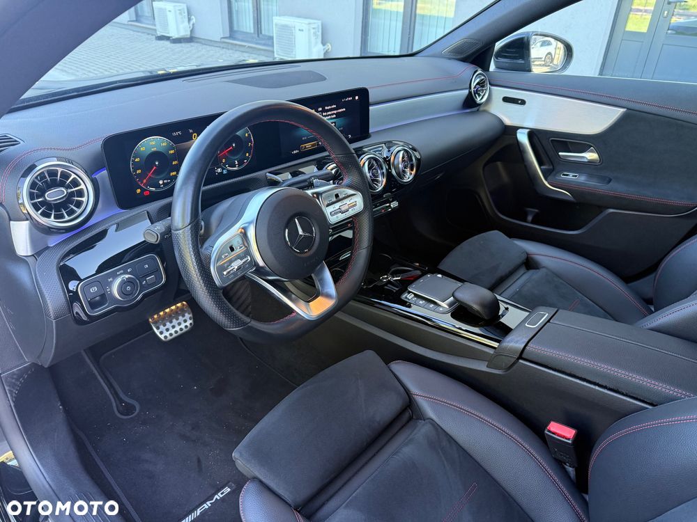 Mercedes-Benz CLA 250 4-Matic AMG Line 7G-DCT - 14
