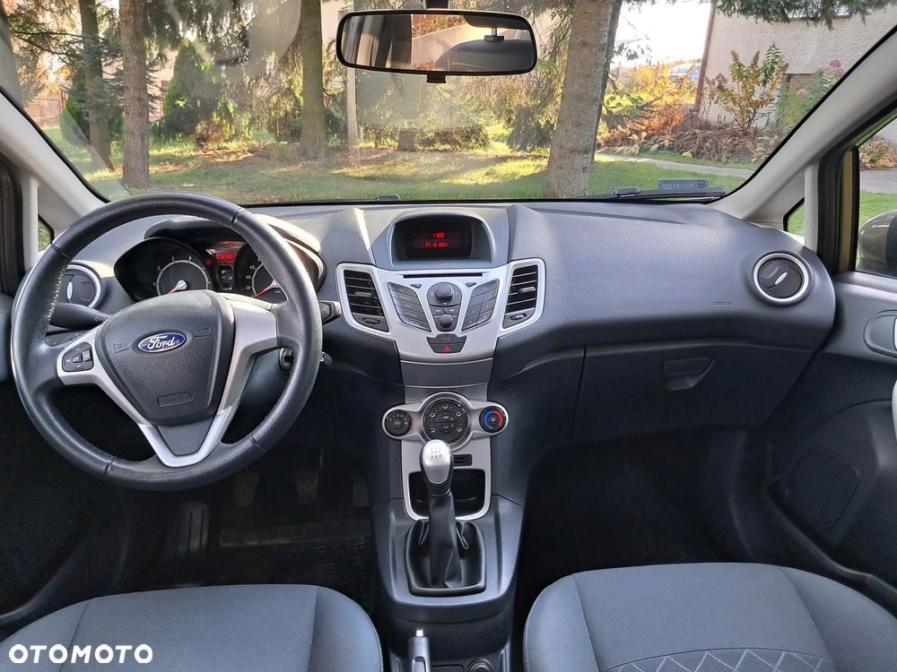 Ford Fiesta 1.25 Ghia - 16