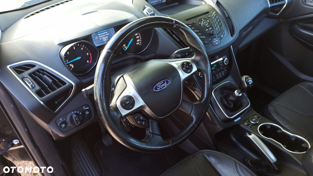 Ford Kuga 2.0 TDCi 2x4 Titanium - 12