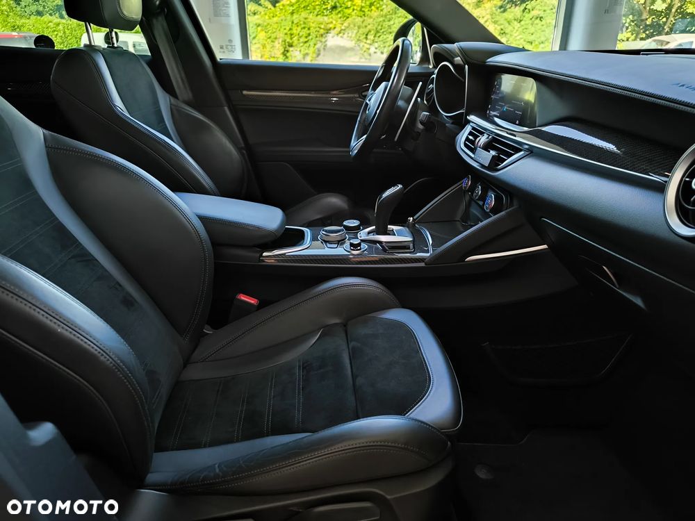 Alfa Romeo Stelvio 2.9 V6 Bi-Turbo Quadrifoglio Q4 - 17