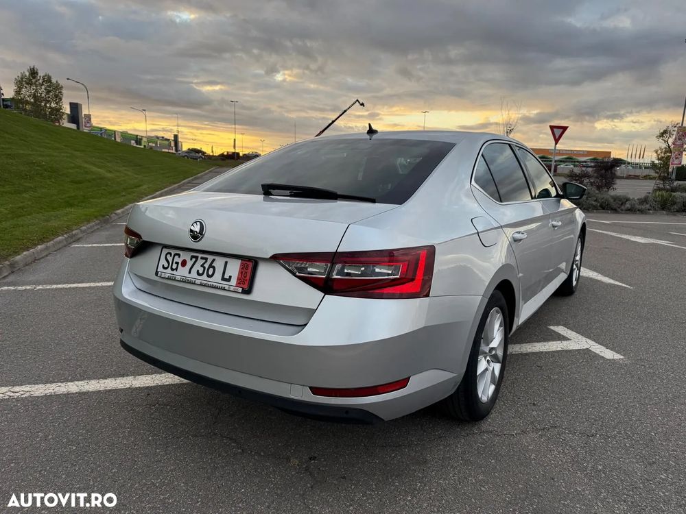 Skoda Superb 1.4 TSI DSG Ambition - 4