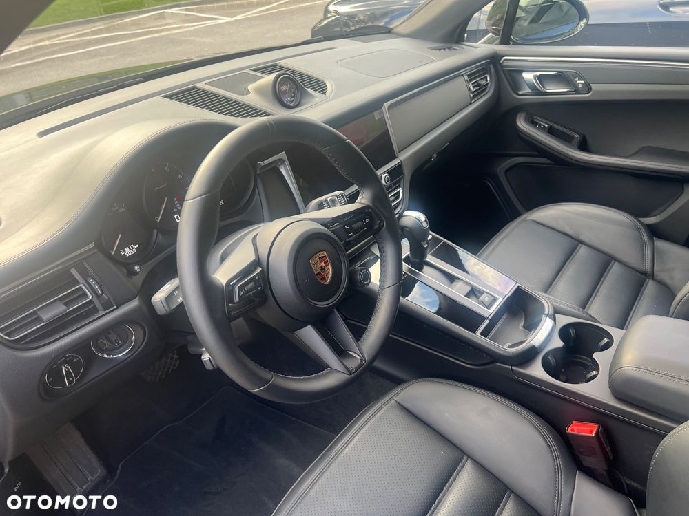 Porsche Macan T - 11