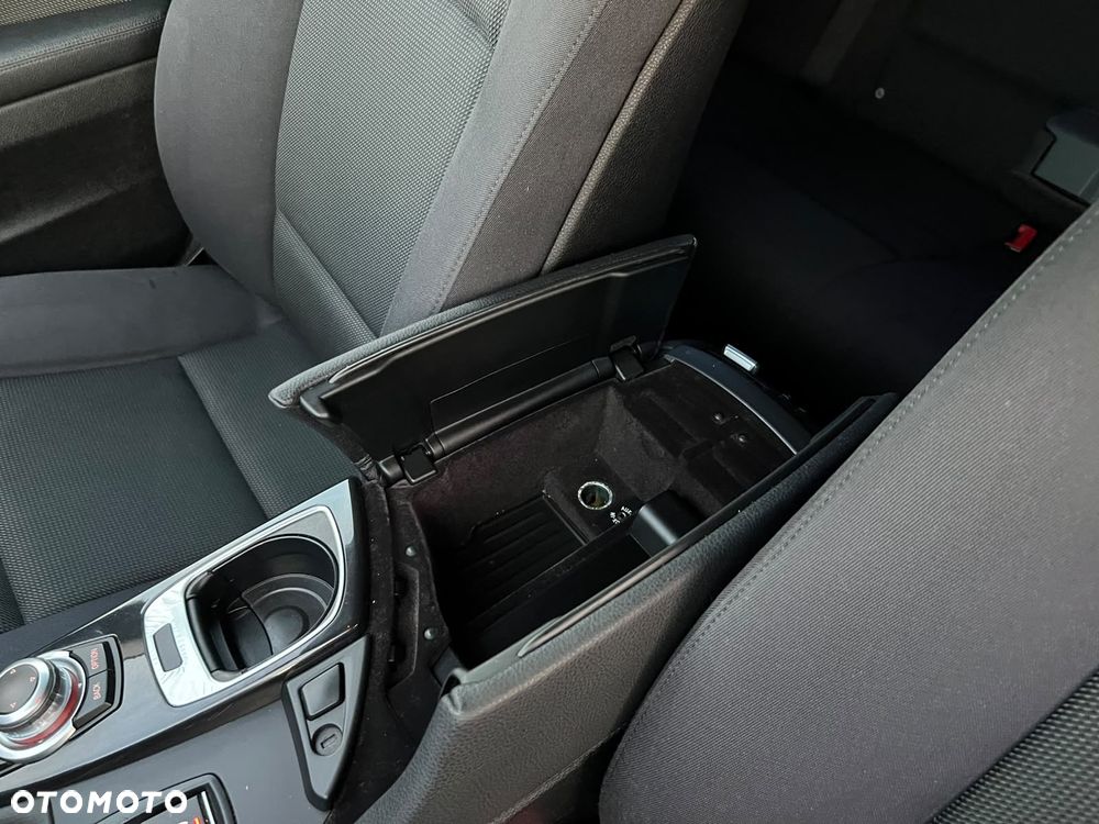 BMW Seria 5 520d Luxury Line - 31