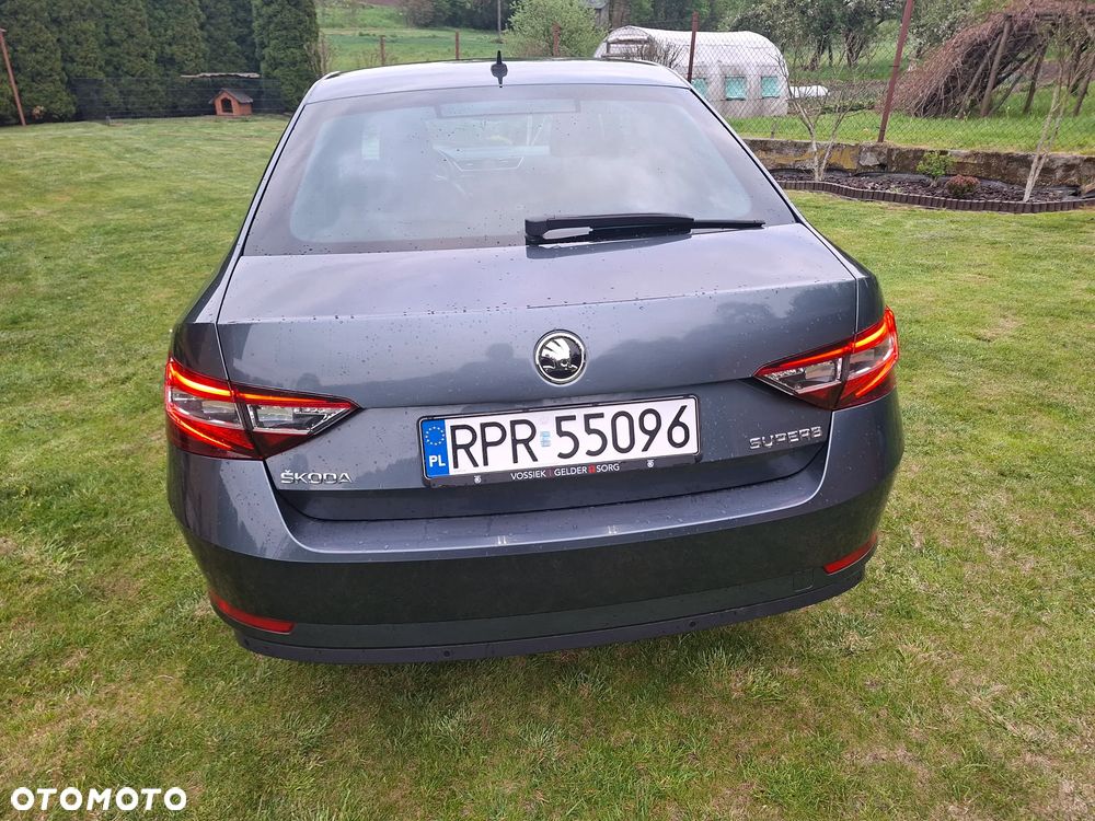 Skoda Superb 2.0 TDI L&K DSG - 15