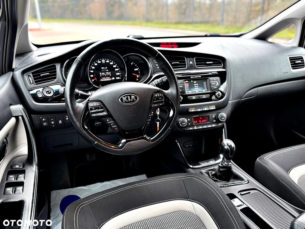 Kia Ceed 1.6 GDI Spirit - 9
