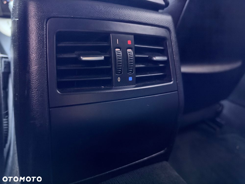 BMW Seria 3 - 25