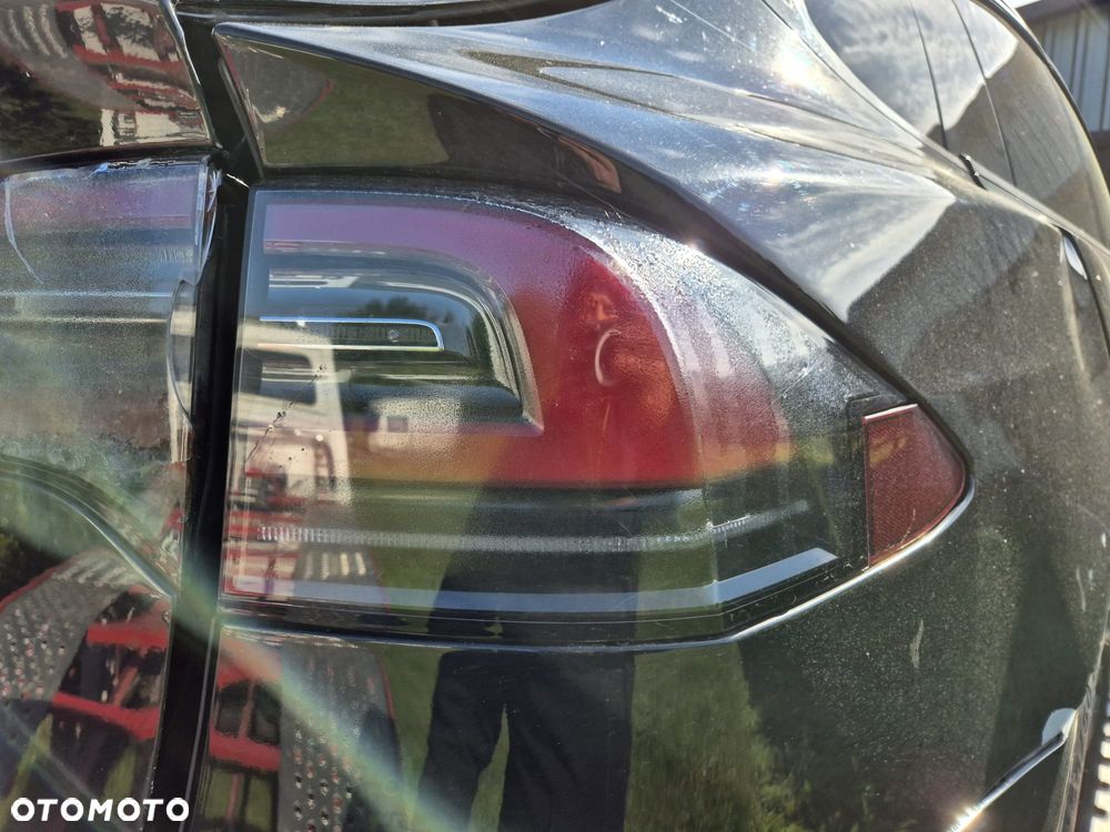 Lampa tylna prawa Tesla X. - 1