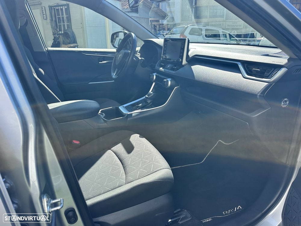 Toyota RAV4 2.5 HDF Comfort — fotografia 13