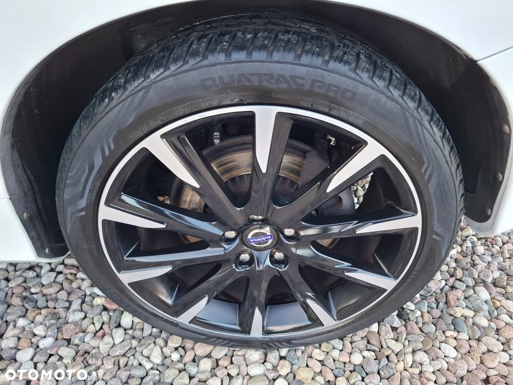 Volvo V60 D6 AWD Plug-in Hybrid R-Design Summum - 15