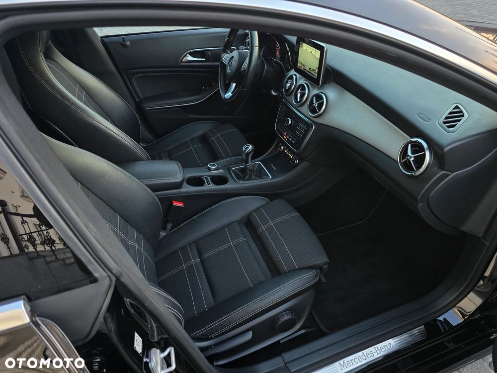 Mercedes-Benz CLA - 13