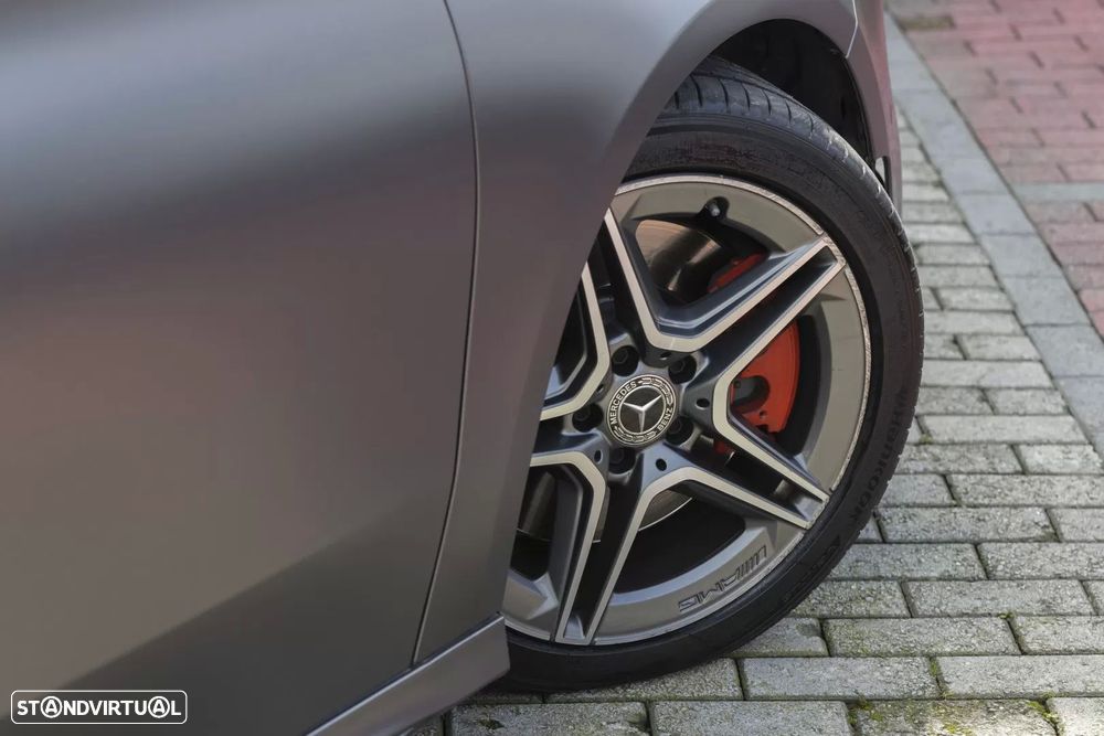 Mercedes-Benz A 250 7G-DCT AMG Line - 26