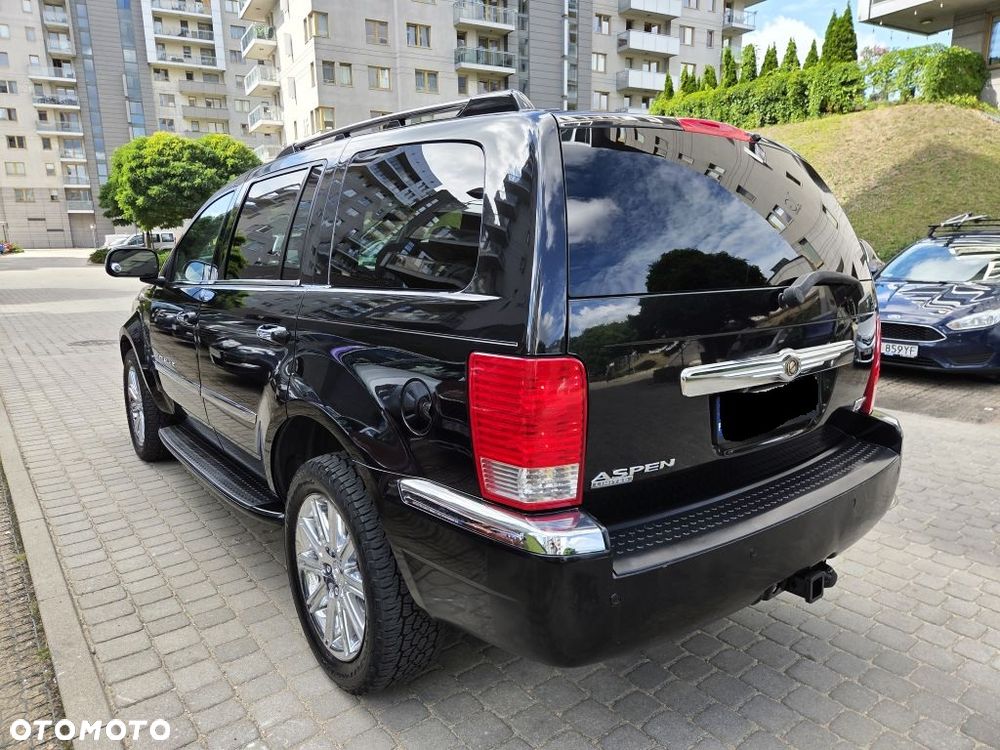 Chrysler Aspen - 8