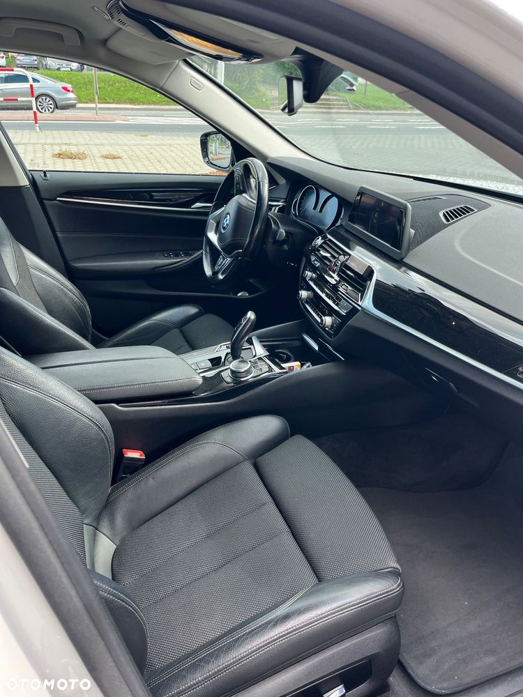 BMW Seria 5 518d Sport Line - 6