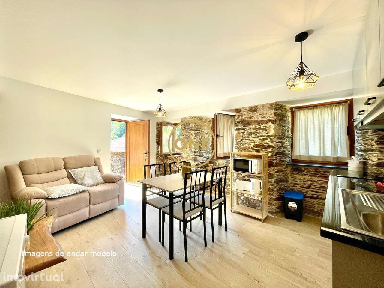 Moradia Rústica em Xisto T1+1 | Reabilitada chave-na-mão - Grande imagem: 2/36