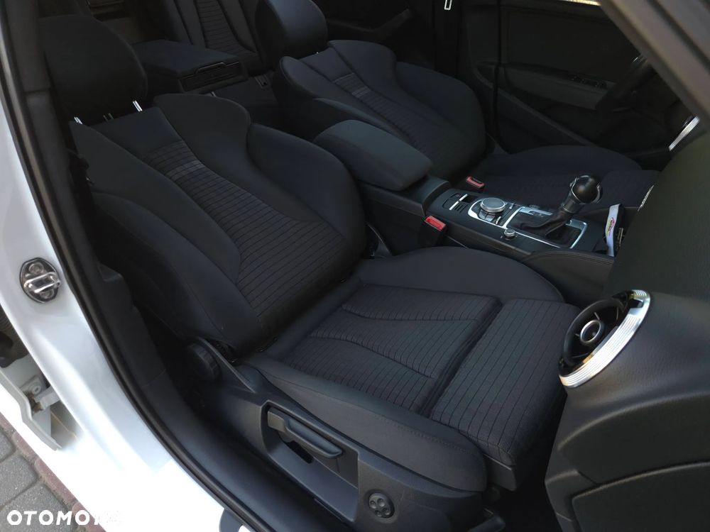Audi A3 Sportback 1.4 TFSI E-tron Ambiente e-S tronic - 35