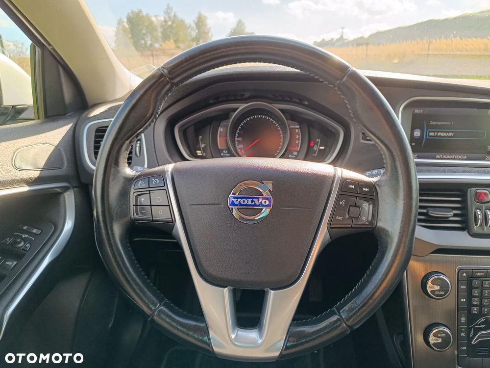 Volvo V40 D2 Momentum - 16