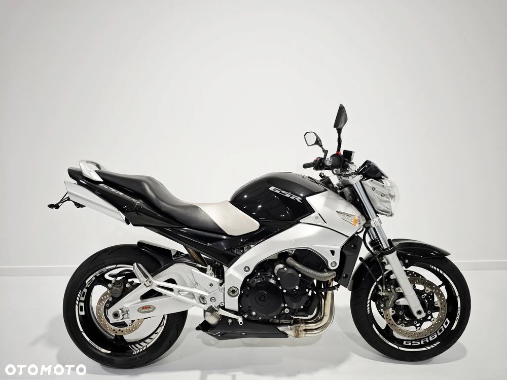 Suzuki GSR - 1