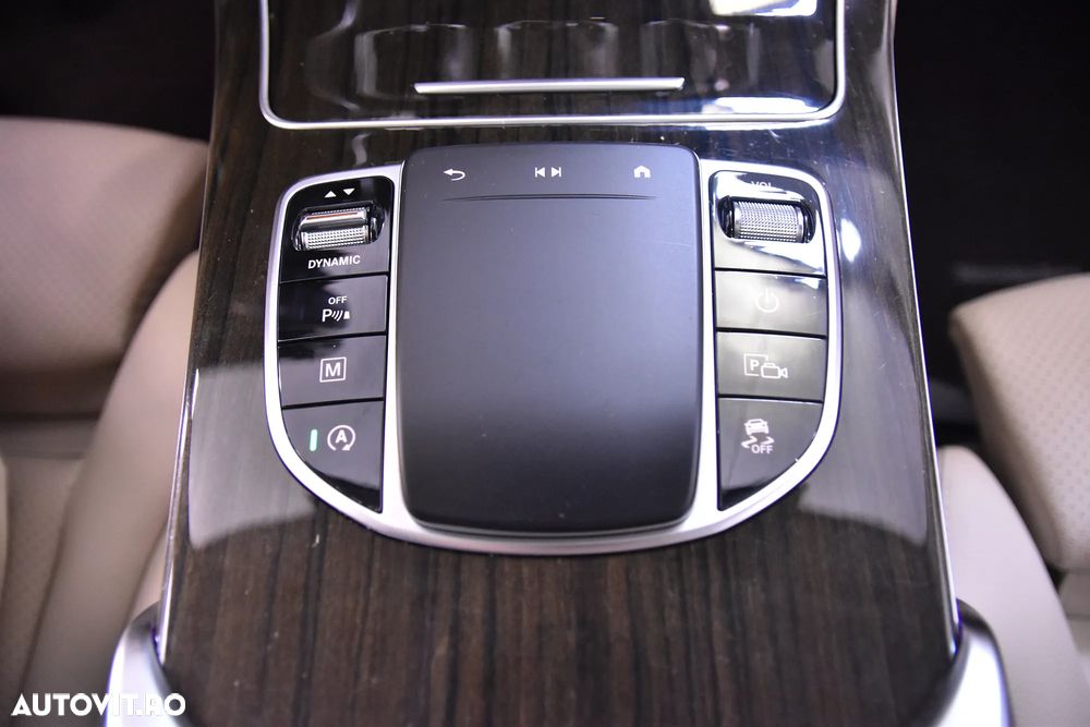 Mercedes-Benz GLC - 17