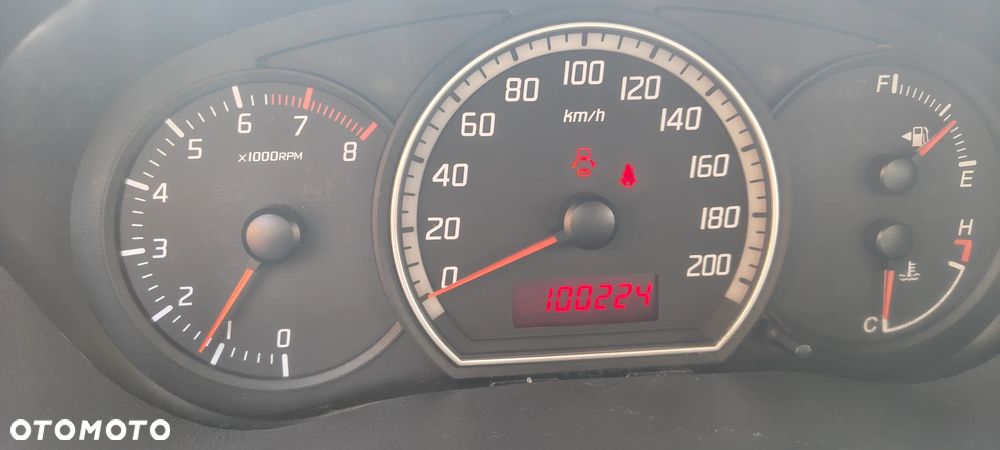 Suzuki Swift 1.3 Club - 6