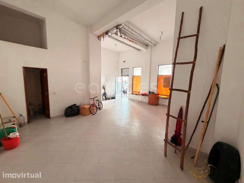 Loja em Setúbal, localizada em uma área privilegiada - Grande imagem: 5/9