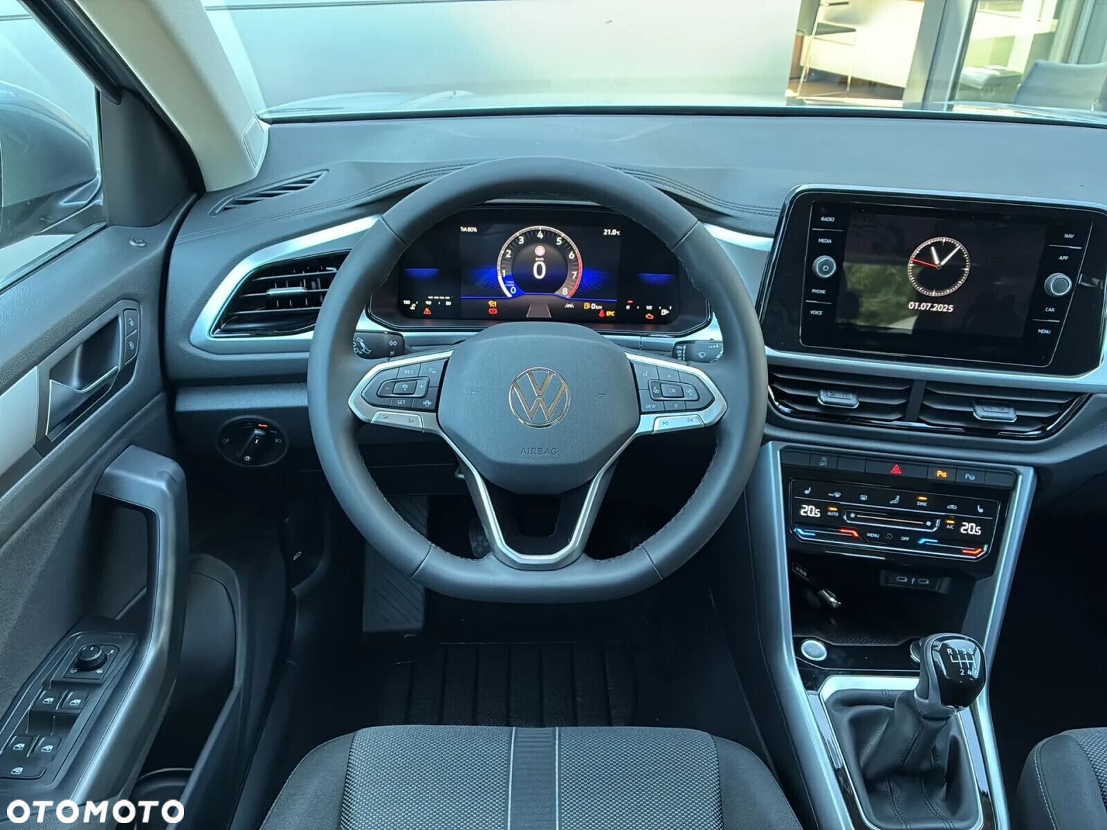 Volkswagen T-Roc - 13