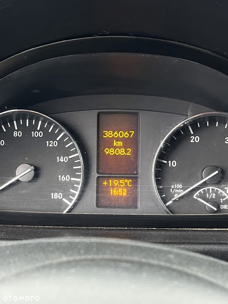 Mercedes-Benz Sprinter - 8