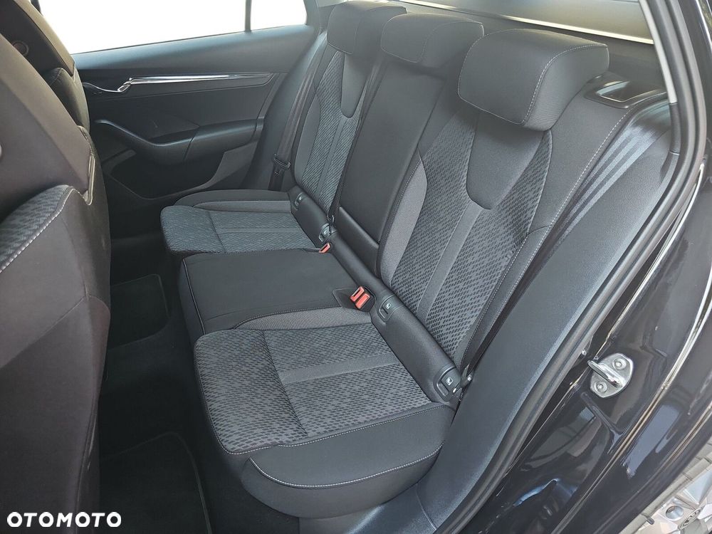 Skoda Octavia 2.0 TDI Style DSG - 12