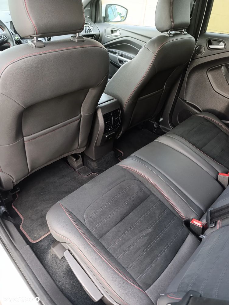 Ford Kuga 2.0 TDCi AWD ST-Line - 11