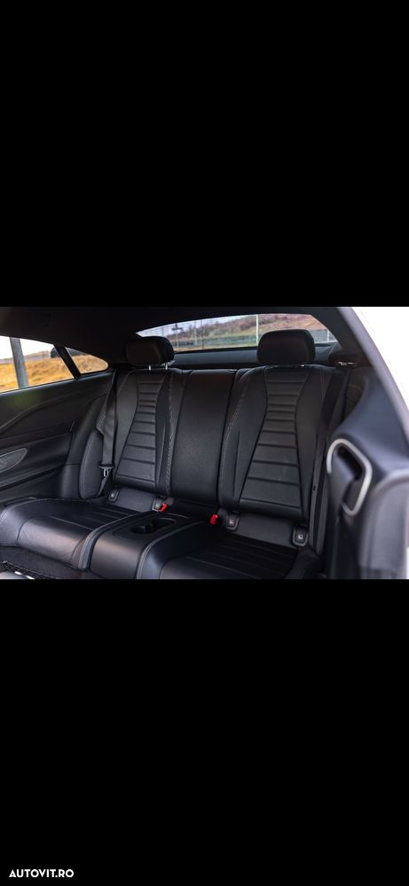 Mercedes-Benz E 220 d 4Matic 9G-TRONIC AMG Line - 31