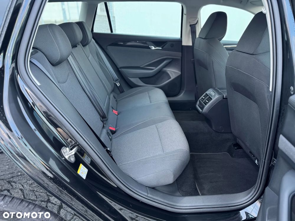 Volkswagen Passat ver-1-5-e--tsi-opf-dsg - 10