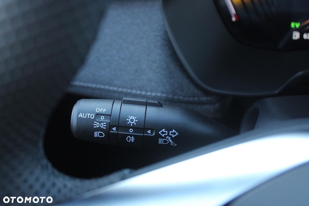 MG ZS 1.5 HEV+ Standard - 12