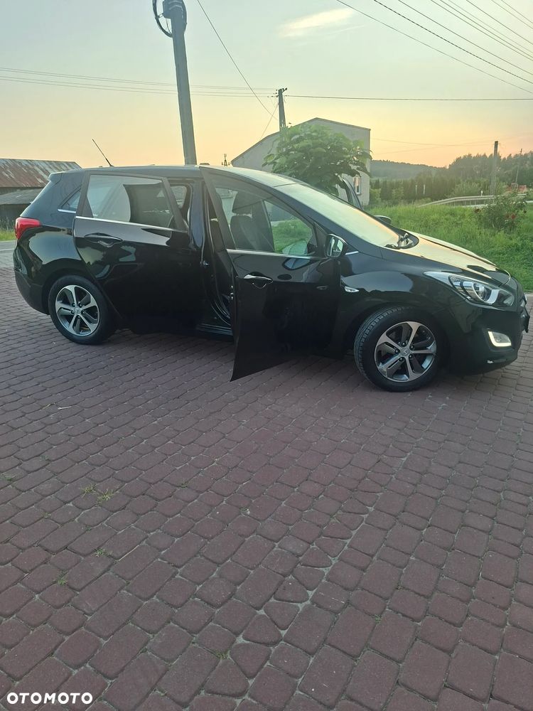 Hyundai i30 blue Kombi 1.6 GDi Trend - 8