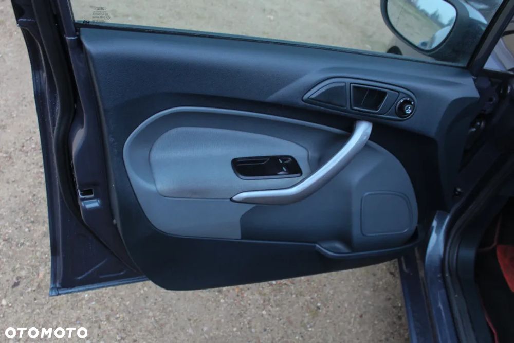 Ford Fiesta 1.25 Ambiente - 16