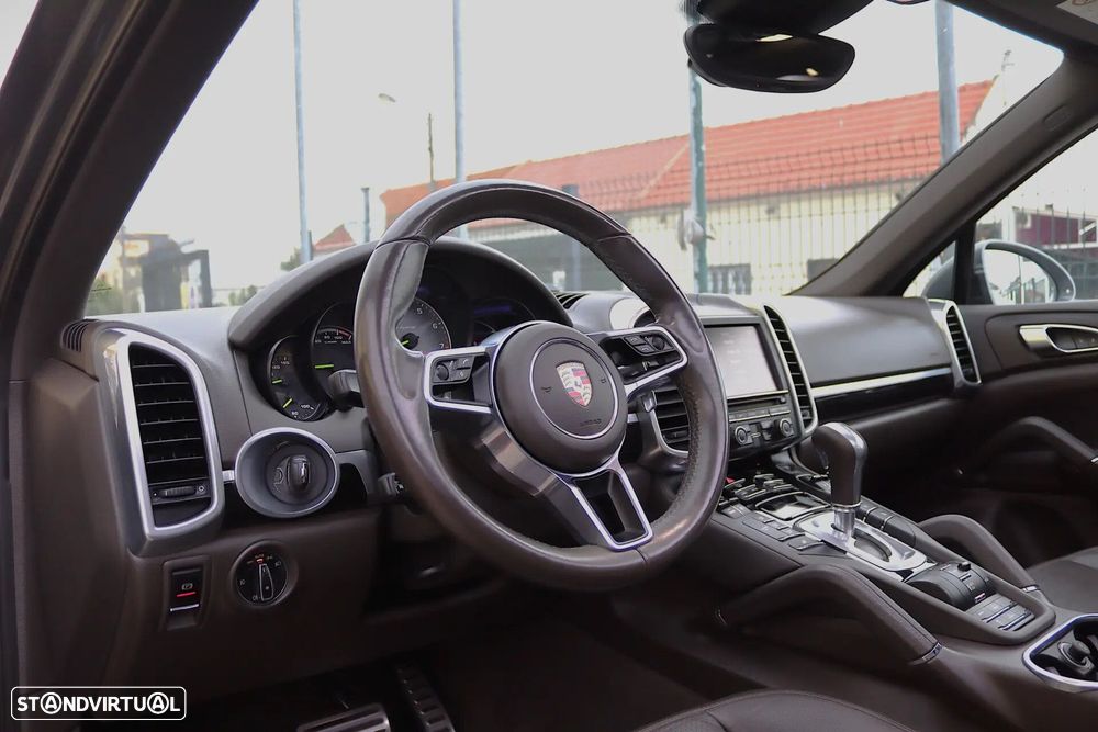Porsche Cayenne S E-Hybrid - 18
