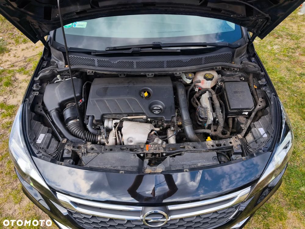 Opel Astra 1.6 T Dynamic S&S - 12