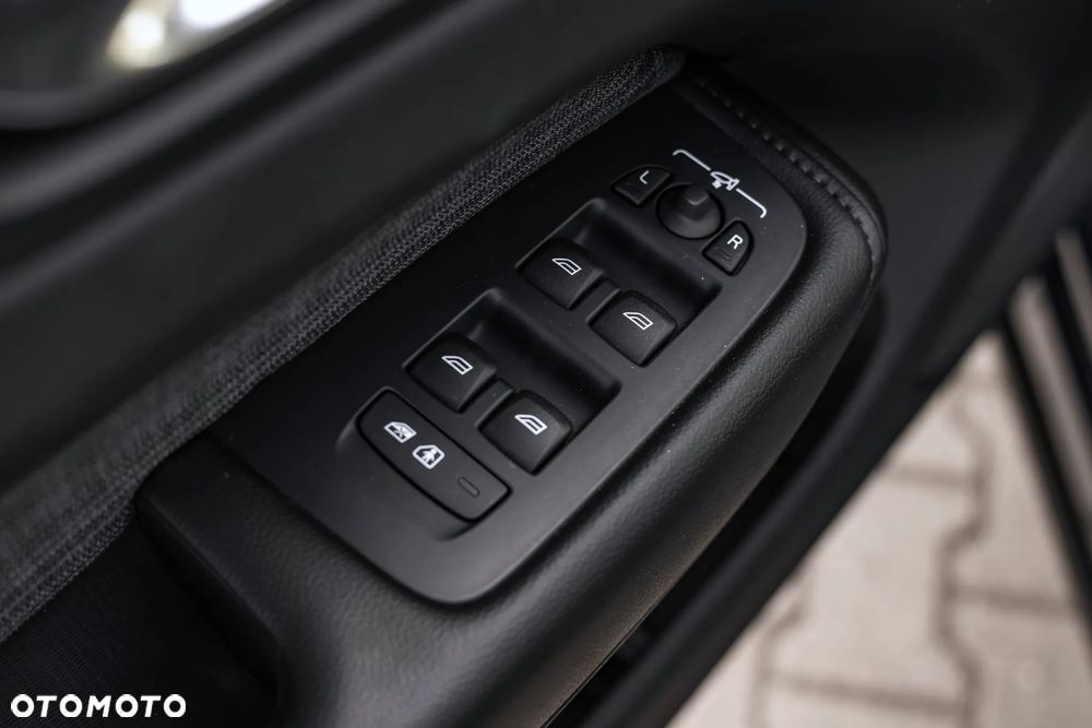 Volvo XC 60 B4 D AWD Core - 25