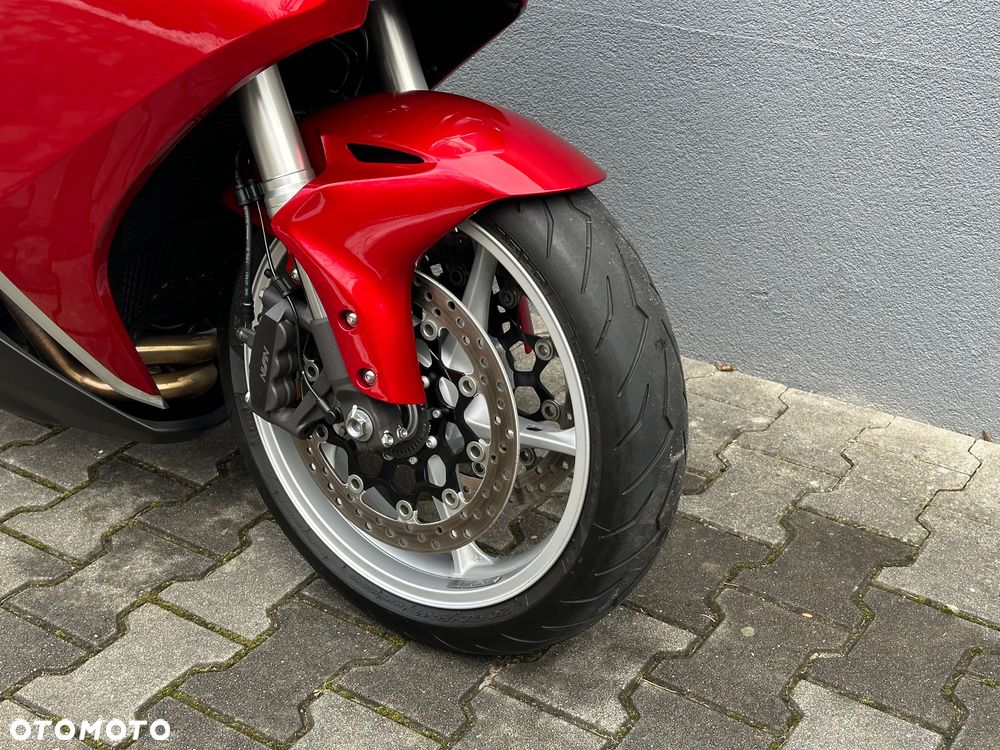 Honda VFR - 27