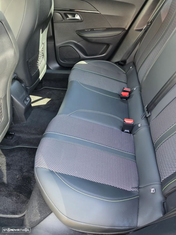 Peugeot 2008 PureTech 130 EAT8 GT - 9