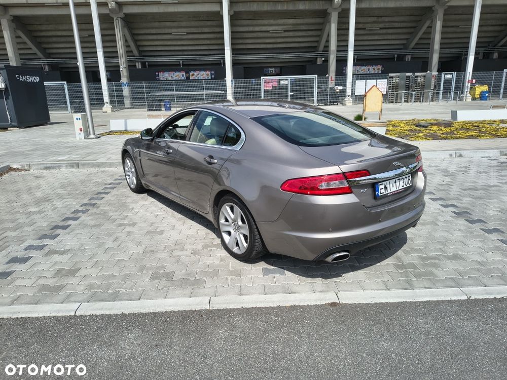 Jaguar XF - 4